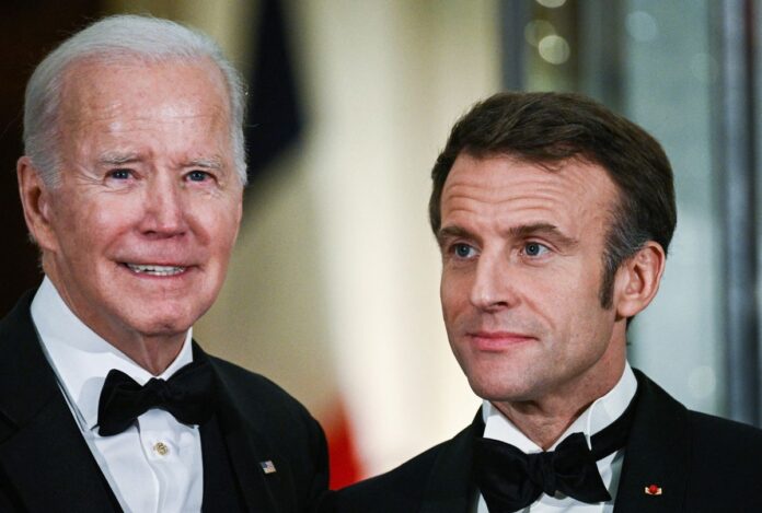 O imagine Biden-Macron și-o declarație a francezului. Lumea noastră e-n derivă!