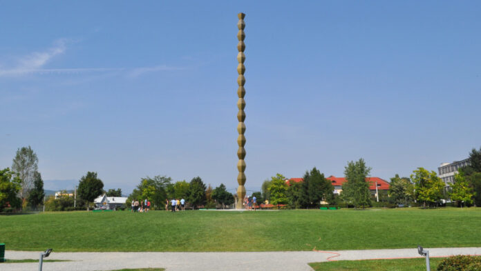 Sorin Roșca Stănescu, la Gold FM: „Comuniștii au ordonat demolarea Coloanei Infinitului.Tractoristul care a încercat asta a ajuns primar”