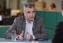 Petrișor Peiu crede că Guverunul nu va reuși să țină România pe linia de plutire, anul acesta.