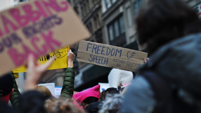 Mass-media, cenzura și influențele lor asupra poporului sârb