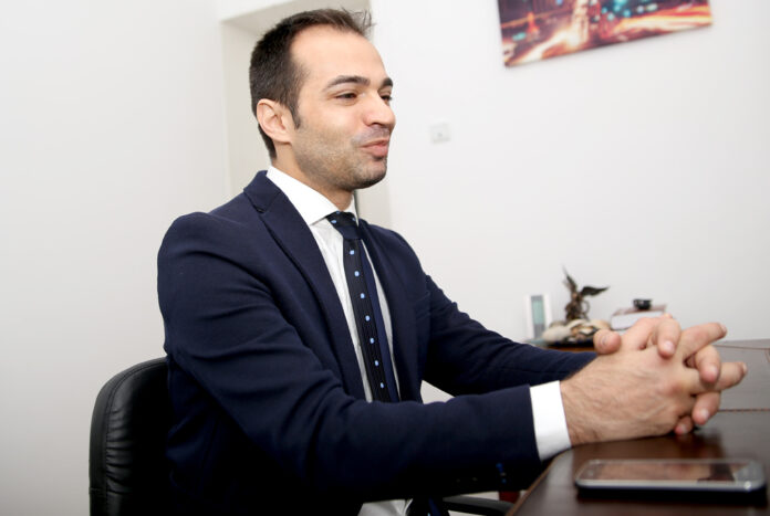 ȘTEFAN POPESCU: “FRANȚA VA FI DETONATORUL MIȘCĂRILOR DE RECONSOLIDARE A CAPITALURILOR NAȚIONALE ÎN EUROPA. ROMÂNIA ESTE IZOLATĂ ȘI VA EXPERIMENTA PERICULOSUL PROCES DE BĂLTIRE!”