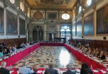 Ce se află în spatele constituțiilor europene?