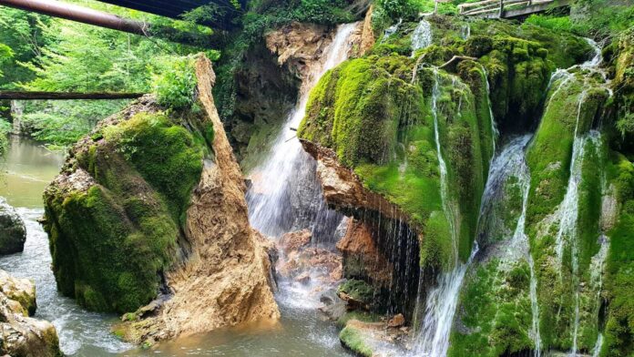 Cascada Bigăr s-a prăbușit din cauze naturale