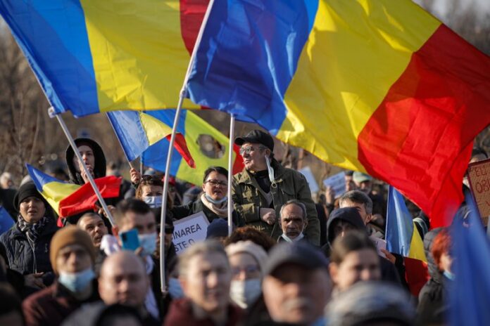 Sondaj INSCOP: Peste 59% dintre români ar vota un partid naţionalist, care promovează valori religioase şi susţine familia tradiţională
