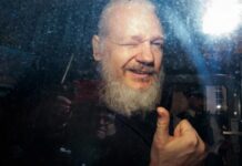 LIBERTATEA PRESEI ȘI DEMOCRAȚIA S-AU PRĂBUȘIT PE GLOB EXACT ÎN RITMUL ASASINĂRII TREPTATE A FONDATORULUI WIKILEAKS. LAȘITATEA ȘI PROSTIA SE PLĂTESC SCUMP …