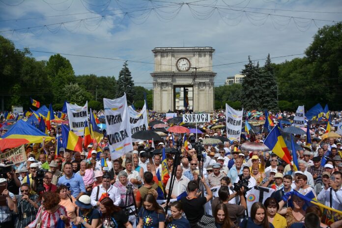 Doresc moldovenii unirea cu România?