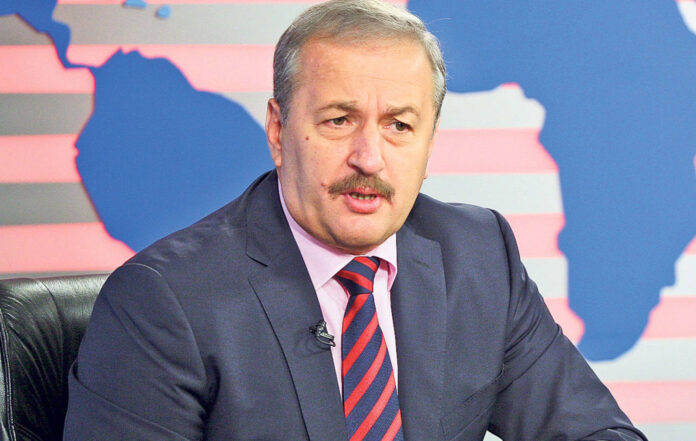 Va candida Vasile Dâncu împotriva lui Emil Boc?