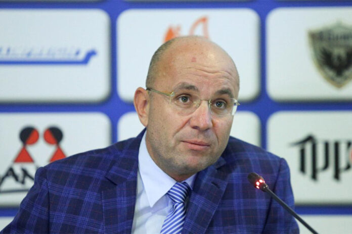 America e praf! Statele din sud se răscoală contra administrației lui Biden, iar Obama uneltește ca să-și impună nevasta incompetentă la Casa Albă. ”Prin cenușa imperiului” și ”După mine, potopul!”