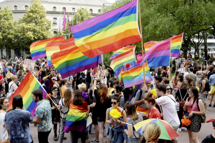 Marșul LGBT vs Marșul Normalității