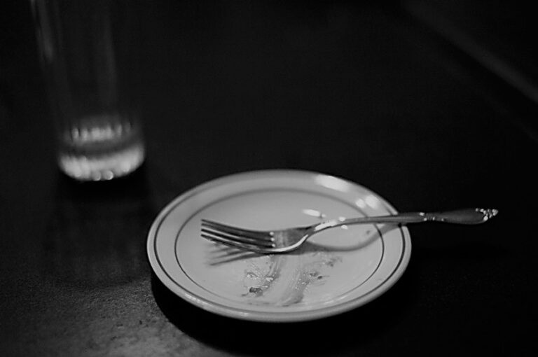 Cozmin Gușă: „Scăderea nivelului de patriotism – asta este misiunea lui Iohannis în România”