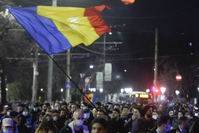 Sorin Roșca Stănescu: „România nu doarme, România clocotește! Românii vor ieși curând în stradă”