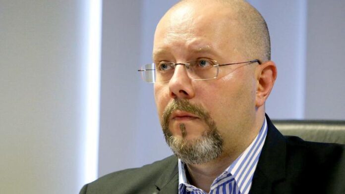 Aurelian Bădulescu îl taxează pe Nicușor Dan pentru că cheltuie 1 milion de lei pentru a afla de ce vin ciorile în Parcul Cișmigiu