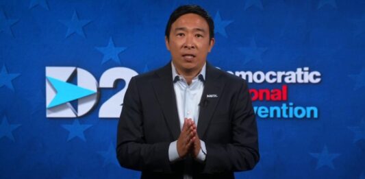 VIRUSUL EXISTĂ ȘI POATE UCIDE. DE CE SE PROTESTEAZĂ ÎN EUROPA CONTRA VACCINULUI?!