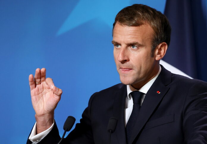 Emmanuel Macron lucrează pentru realegere cu oamenii lui Nicolas Sarkozy