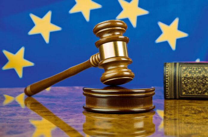 Strălucesc epoleții statului de drept