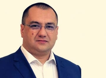 Europarlamentarul Cris Terhes ATACĂ DUR: Asistăm la tranziția de la democrație la tiranie! NU trebuie introdus Certificat Verde la biserici