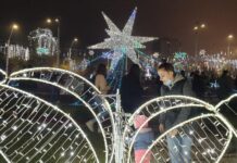 În ajun de Moș Nicolae, în Sectorul 4 al Capitalei s-au aprins luminițele de sărbători