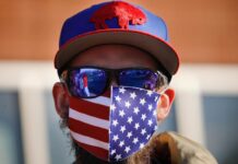 Masca, anulată de Justiție în statul New York: Obligativitatea purtării măștii, impusă de guvernatoarea Kathy Hochul, a fost declarată neconstituțională de Curtea Supremă