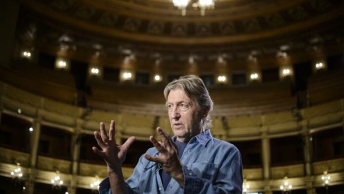 Andrei Șerban acuză Corectitudinea Politică: Ținta e de a destabiliza puterea omului alb, burghez și heterosexual. Copiii vin acasă traumatizați. Părinții sunt îngroziți