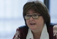 ALINA MUNGIU DENUNȚĂ „ÎNAPOIEREA” LUMII ORIGINILOR EI