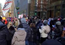 New York-ezii au protestat în fața consulatului canadian