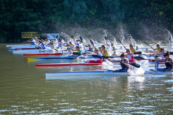 Pe locul I la Campionatul European de canotaj la juniori, cu Sandu Pop si Vodă Gabriel, la Gold FM