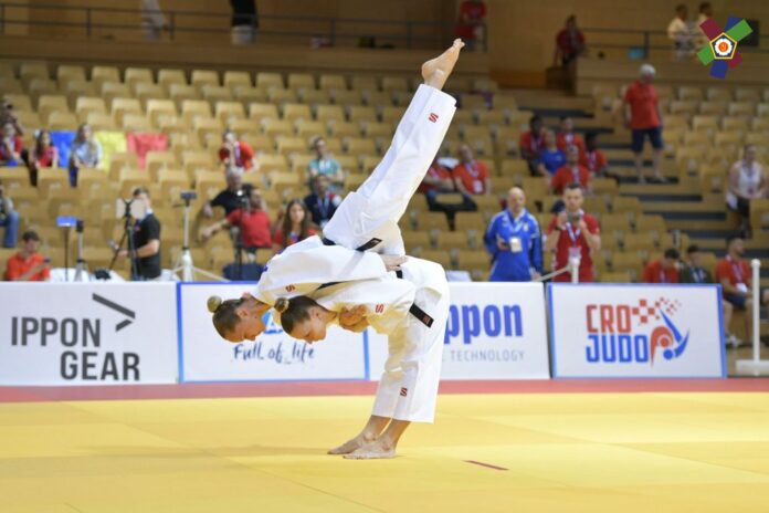 Nouă medalii de aur consecutive la proba Ju No Kata, pentru româncele Zaharia Alina și Cheru Alina