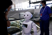 Teoreticianul transumanist Yuval Harari îi numește pe cei care nu folosesc Inteligența Artificială „oameni inutili”!