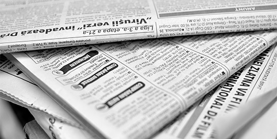 Presa românească, un ansamblu de lăutari ce-și deservesc binefăcătorii, dar doar cu plata în avans. ”Cânt melodia preferată, plătește-mă Șefu’ să-mi placă!”