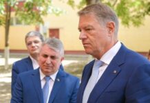 Frăgezirea lui Iohannis. Bode împins pe culoarul pe care a ieșit Câmpeanu.