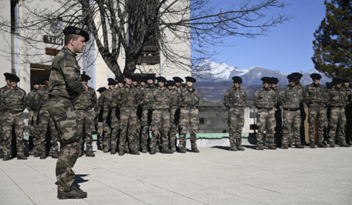 Presa franceză: ”Noutăți despre frontul NATO din România”.