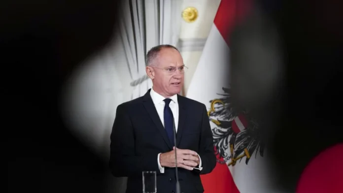 Și Austria spune „Nein Schengen”/ Ministrul de interne de la Viena spune că s-ar mări fluxul de refugiați