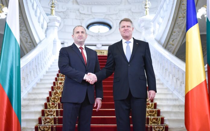 <strong>Slugarnicul Iohannis vs. eroul Radev</strong>