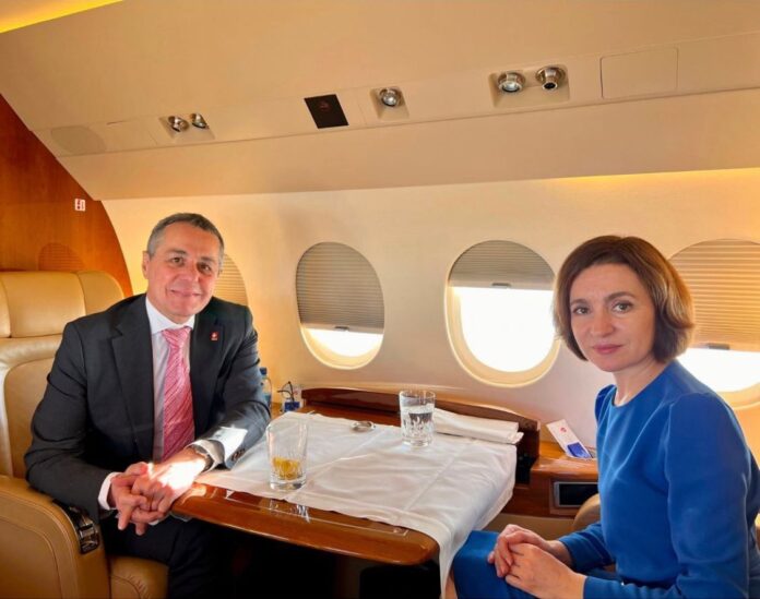 ”Klaus, Klaus, Maia și elvețianul”, serial geopolitic de categorie B, cu regie sorosistă