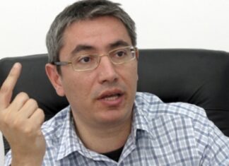 Doru Bușcu descrie “departamentul politic” al SECURISTANULUI: “Liderii partidelor toarnă la Securitate!” (Cațavencii)