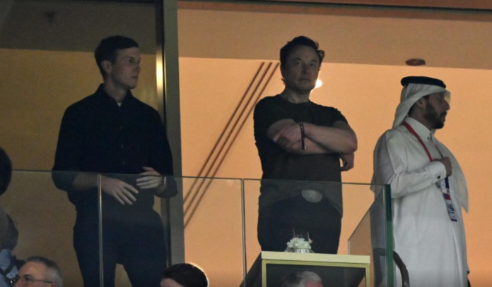 Elon Musk și Jared Kushner, ginerele fostului președinte american Donald Trump, spectatori pe stadion la finala Cupei Mondiale din Qatar