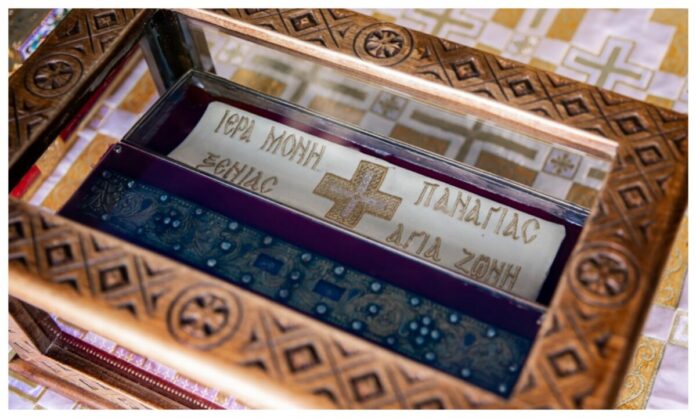 Brâul Maicii Domnului, la hramul de iarnă al Bisericii „Sfântul Gheorghe”