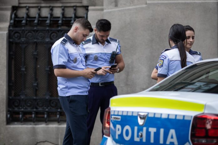 Candidați de nota 4 la șefia poliției. Polițiștii fugăresc noaptea puști și o dau în gard