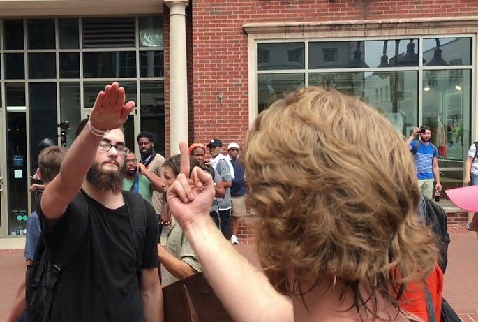 <strong>Renașterea previzibilă a fascismului și a nazismului de ambele părți ale Atlanticului de Nord și consecințele sale</strong>