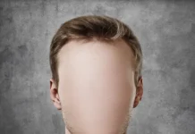 Editorial-pamflet, dar bazat pe date și personaje reale. Un lider PSD, ce seamănă cu Carol al II-lea, se visează viitorul șef al SRI. Trezirea poate fi declanșată cu sacoșele turcești primite pe Bosfor