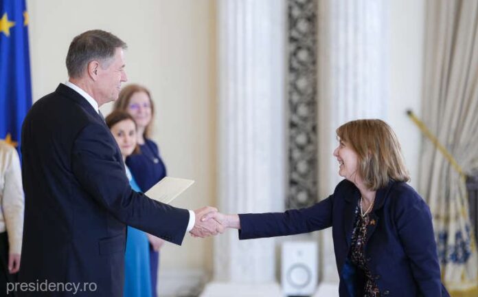 După ce a descins la SRI, Iohannis se întâlnește de urgență și cu Ambasadoarea SUA în România