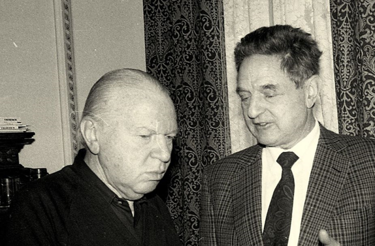 Cum a ajuns România să aibă 200 secretari de stat, de patru ori mai mulți decât în 2010!