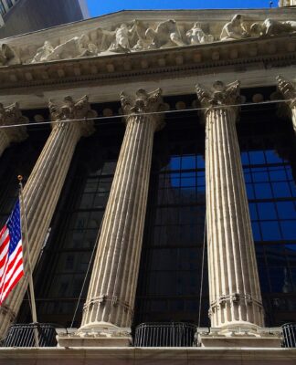 <strong>BABA URSULA ȘI CEI 27 DE HOȚI</strong>