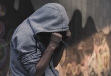 Românica, țara dublei măsuri: Copiii șmecherilor sunt protejați, copiii jurnaliștilor sunt sancționați