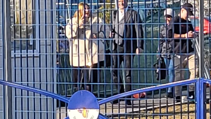 Deputatul AUR, Antonio Andruşceac, s-ar băga sub fusta Dianei Șoșoacă, potrivit surselor locale