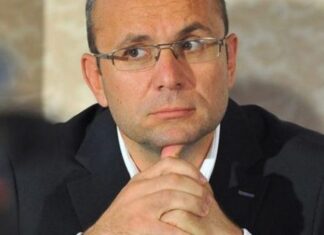 Gușă: Azi am chef să polemizez cu acoperiții SIE, mai vechi sau proaspeți, cei pe care i-am avertizat să stea “mai răsfirați”. “Curul maimuței se vede doar când ea se urcă în copac!” Zicerea lui Nedelcu. Eugen Nedelcu