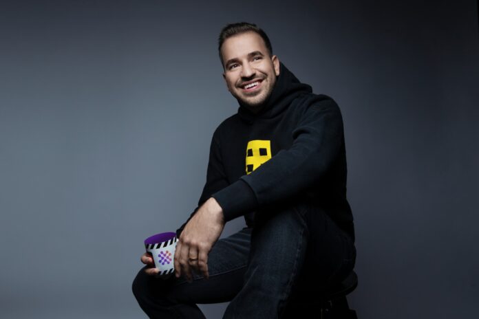 <strong>Cristian Andrei, fondatorul IXFI, cea mai populară platformă de tranzacționare cripto creată în România: „Criptomonedele sunt pentru toată lumea și știu că vom aduce o contribuție importantă la adoptarea globală în următorii ani”</strong>