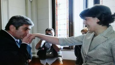 LULUTA, NU SE POT OMORI OAMENI DE PE BANCHETA DIN SPATE – DNA a pus in pericol securitatea nationala! Achitare previzibila a fostului ministru de Interne Gabriel Oprea. Judecatorul TMB Sorin Vasile Ivanciuc l-a achitat pe Oprea pentru aberanta acuzatie de ucidere din culpa privind moartea politistului Gigina. Sentinta TMB vine dupa ce ICCJ a decis ca nu exista un raport direct intre exercitarea atributiilor de serviciu ale lui Oprea si fapta de ucidere din culpa (Minuta)