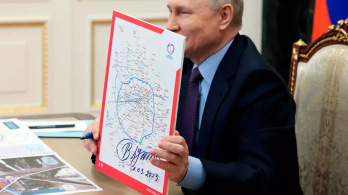 Putin a lansat cea mai mare linie circulară de metrou din lume! Liderul rus s-a declarat încrezător că va putea să-i arate noua construcție lui Xi Jinping, în timpul vizitei pe care acesta o va efectua la Moscova