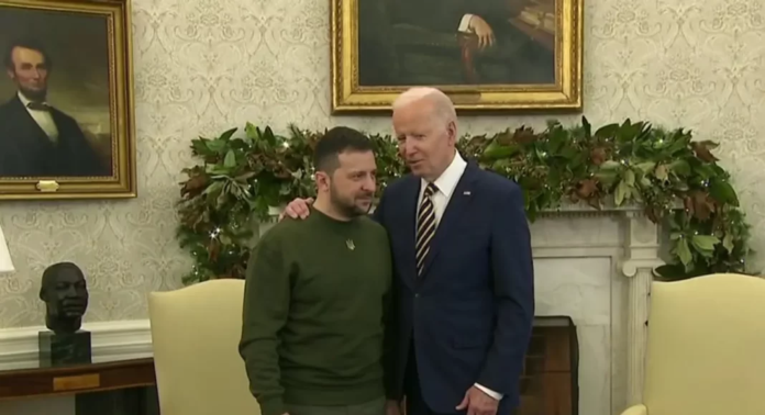 American Thinker despre „Micul Dictator”: Cu cât vorbește Zelenski mai mult, cu atât mai devreme va veni ziua în care ajutorul american va fi întrerupt